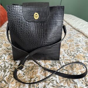 Teddi Joelle 100% Full Grain Leather Crossbody